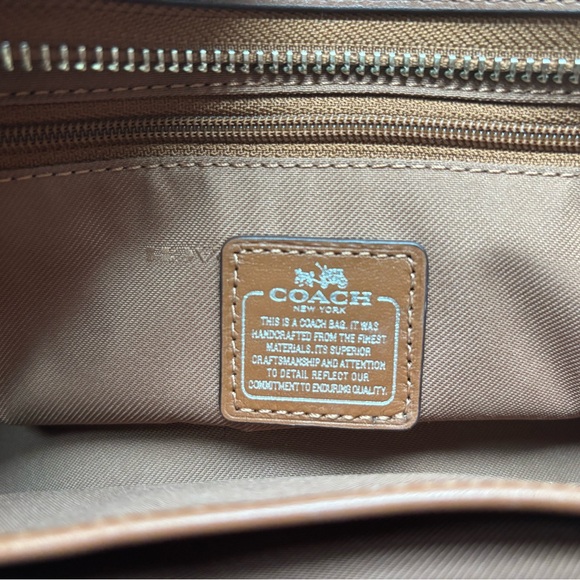 Coach Swagger 27 Pebble Leather - Picture 2 of 3